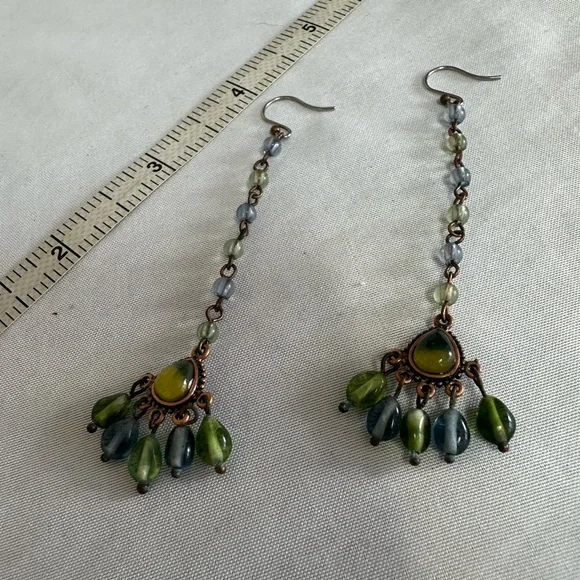 Long dainty glass bead earrings - Picture 3 of 6